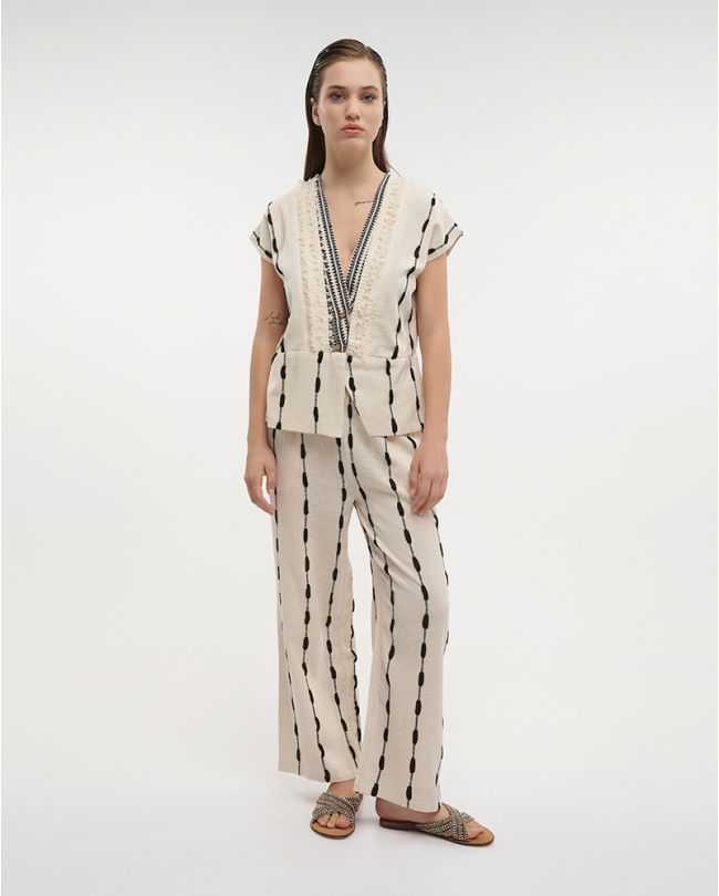 SLEEVELESS TOP IN ECRU COLOR WITH BLACK DETAILS ONE SIZE (100%COTTON)