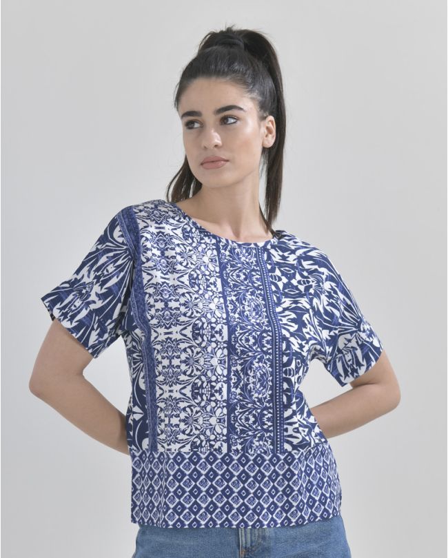 BLOUSE IN WHITE/BLUE COLOR S/M (RAYON)