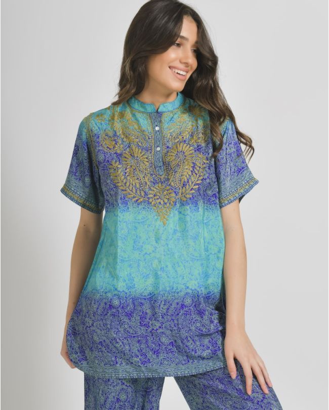 SHORT SLEEVED TUNIC/BLOUSE IN BLUE/GREEN COLOR WITH PRINTS LONG SLEEVES M/L  (28%SILK / 72% CREPE)