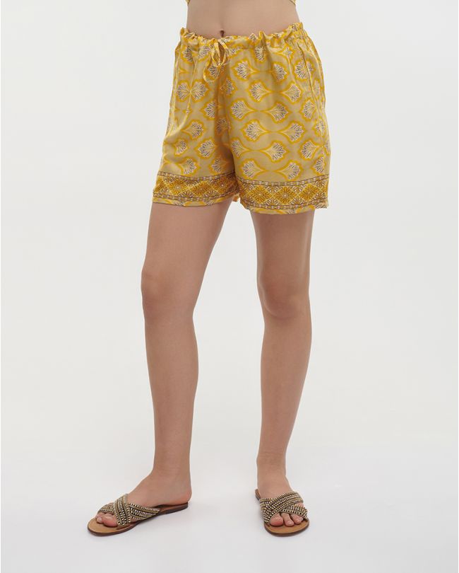 PRINTED SHORTS IN YELLOW COLOR M/L (28%SILK / 72% POLYESTER)
