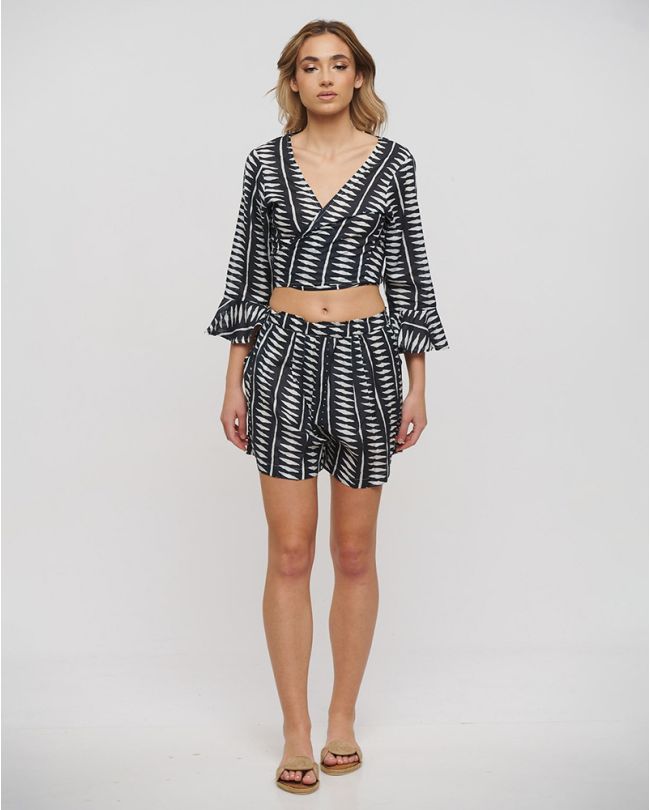 CROP TOP WITH KNOT IN BLACK AND WHITE COLOR ONE SIZE (100% COTTON)