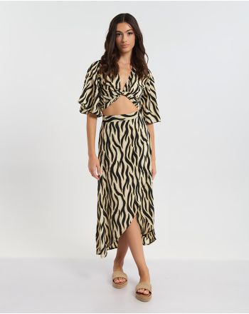 ΤΟΠ ΚΟΝΤΟ ΔΕΤΟ  ΜΕ 3/4 ΜΑΝΙΚΙ ΕΚΡΟΥ/ΜΑΥΡΟ ΜΕ ΖΕΒΡΕ ΛΕΠΤΟΜΕΡΕΙΕΣ ONE SIZE (60% SILK 40% POLYESTER)