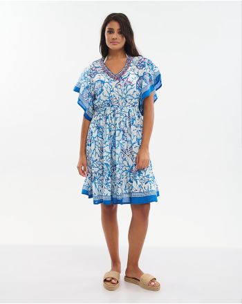 ΦΟΡΕΜΑ ΚΟΝΤΟ ΜΠΛΕ/ΛΕΥΚΟ ''ΚΟΡΑΛΙΑ'' ΜΕ ΚΕΝΤΗΤΕΣ ΛΕΠΤΟΜΕΡΕΙΕΣ ΚΑΙ ΧΑΝΤΡΕΣ ONE SIZE (100% COTTON)