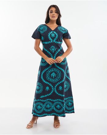 ΦΟΡΕΜΑ ΜΑΚΡΥ ΜΕ ΚΟΝΤΑ ΜΑΝΙΚΙΑ ΣΕ ΜΠΛΕ ΧΡΩΜΑ ΜΕ ΓΑΛΑΖΙΑ ΚΕΝΤΗΜΑΤΑ ONE SIZE (100% COTTON)