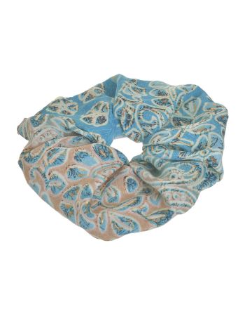 SCRUNCHIE ΣΕ ΤΥΡΚΟΥΑΖ/ΜΠΕΖ ΧΡΩΜΑ ΜΕ ΧΡΥΣΕΣ ΛΕΠΤΟΜΕΡΕΙΕΣ Φ8Χ2